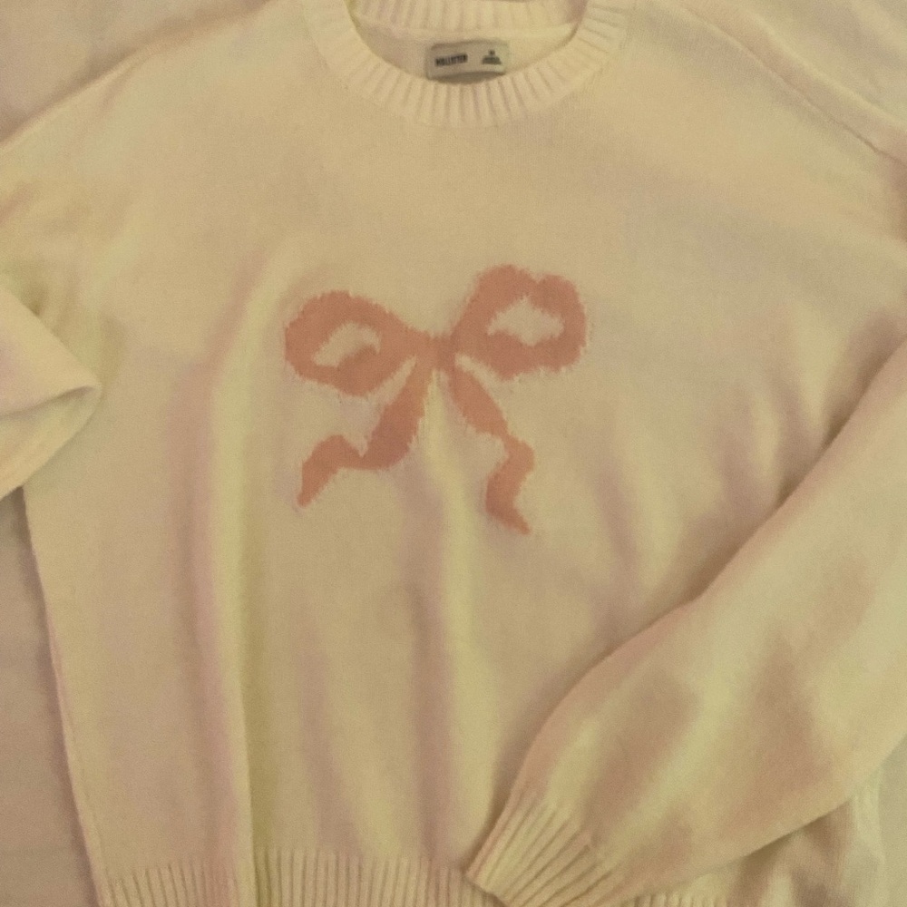 Hollister White Sweater with Pink Bow